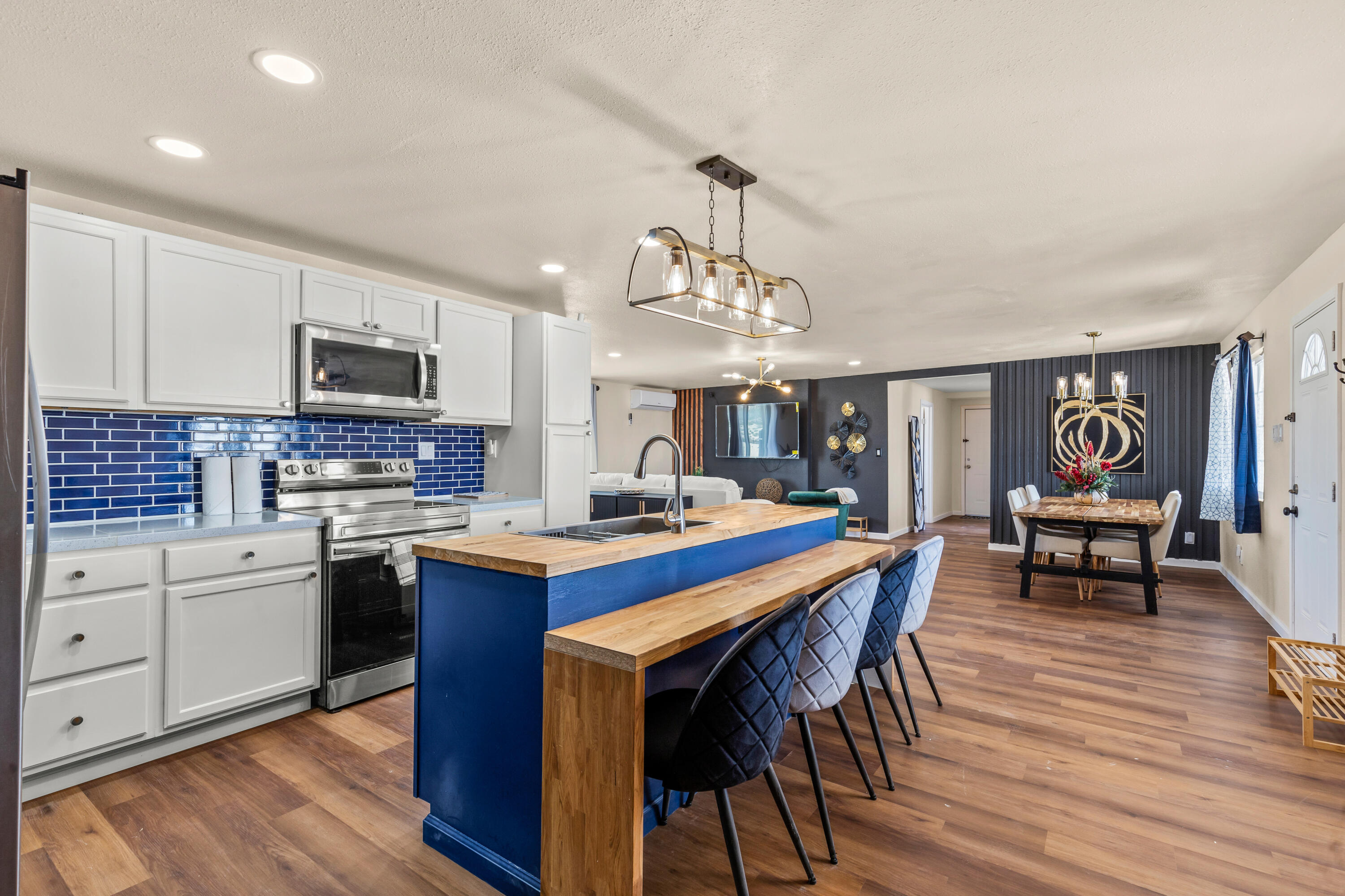 1284 Mac Rae Road Twentynine Palms, CA 92277 - Photo 1 of 20 Kithcen