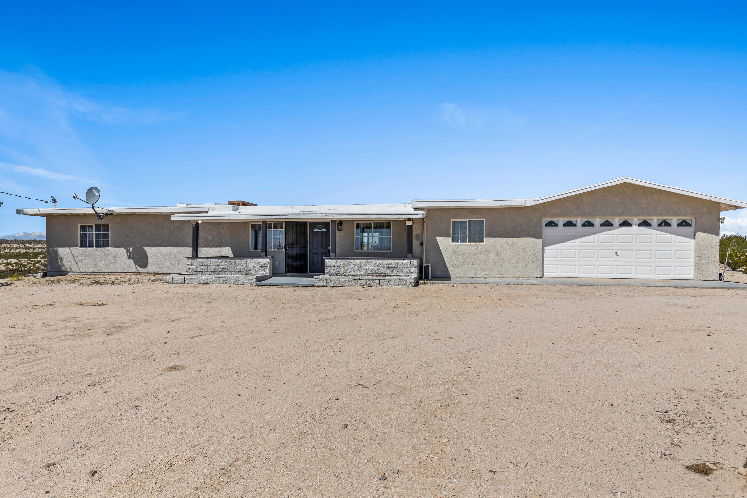 1284 Mac Rae Road Twentynine Palms, CA 92277 - Photo 18 of 20 Front1