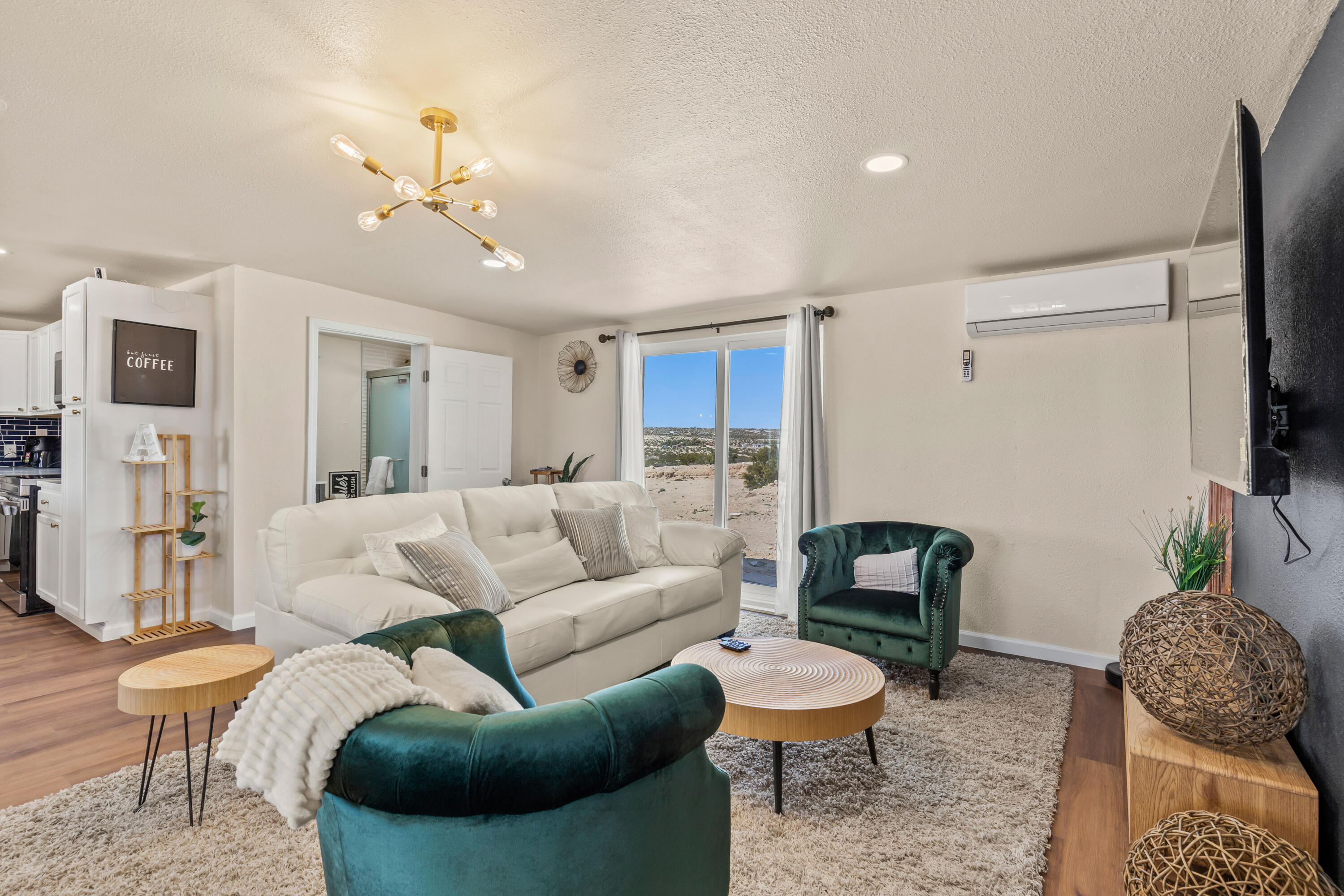 1284 Mac Rae Road Twentynine Palms, CA 92277 - Photo 5 of 20 Living