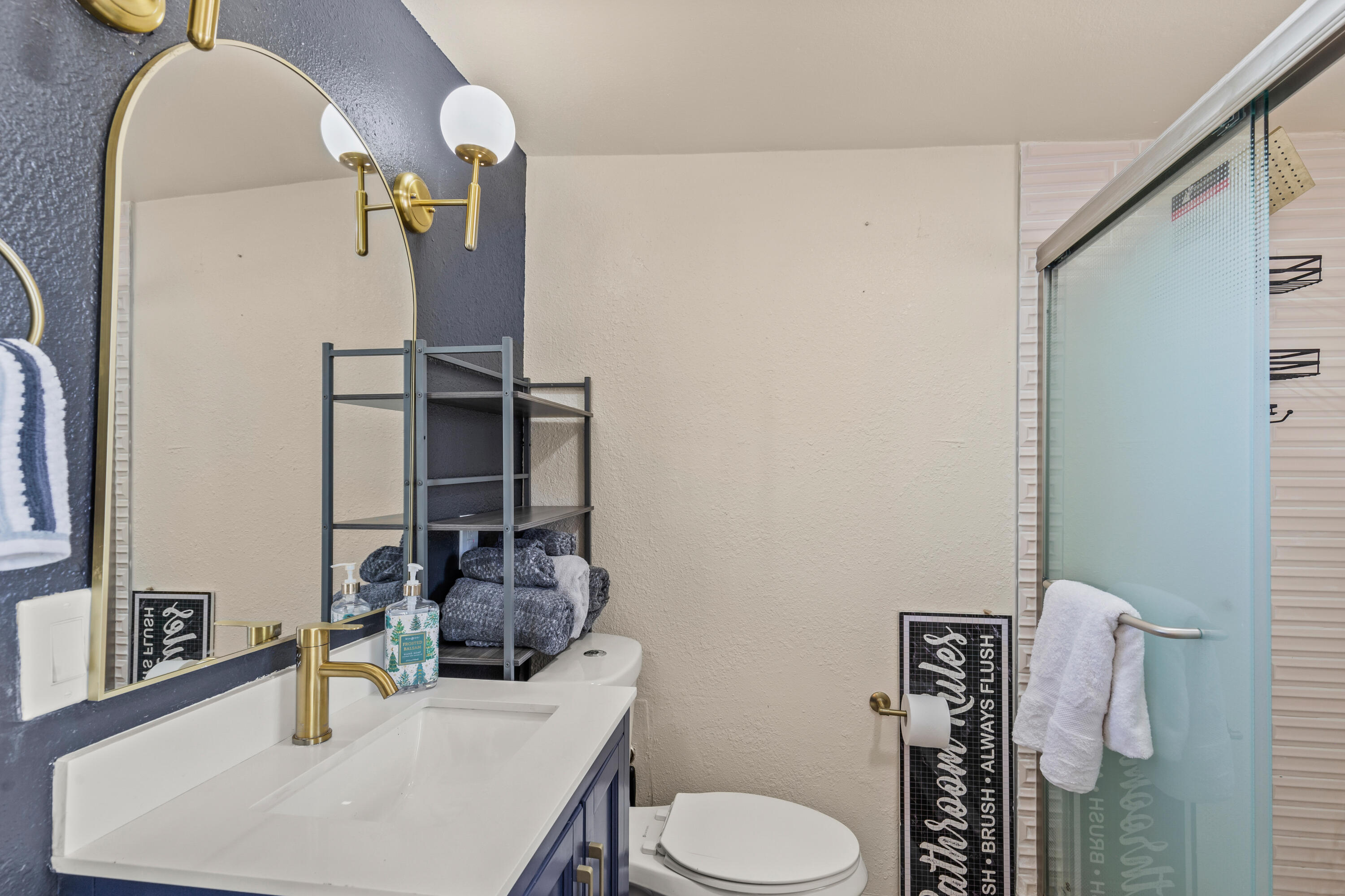 1284 Mac Rae Road Twentynine Palms, CA 92277 - Photo 7 of 20 Main Bath