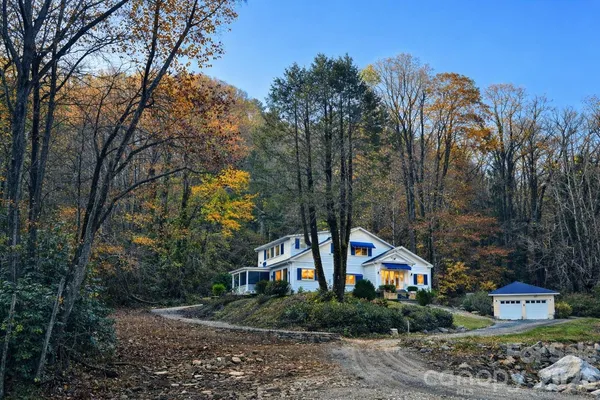 $825,000 | 34 Landfair Lane, Hendersonville, NC 28792