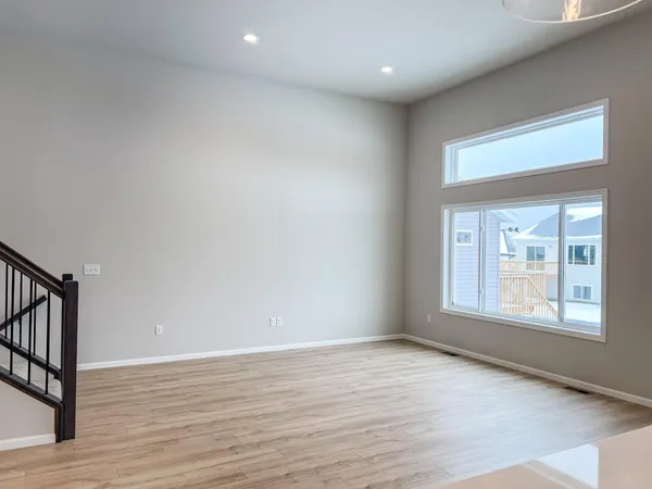 $389,999 | 6722 Mdw Vw Drive South, Fargo, ND 58104