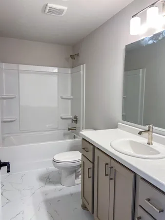 $399,900 | 6722 Mdw Vw Drive South, Fargo, ND 58104