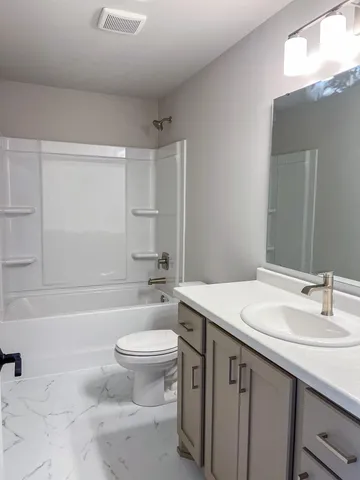 $393,713 | 6722 Mdw Vw Drive South, Fargo, ND 58104