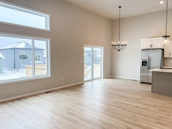 $389,999 | 6722 Mdw Vw Drive South, Fargo, ND 58104