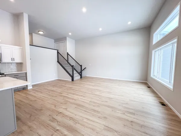 $389,999 | 6722 Mdw Vw Drive South, Fargo, ND 58104