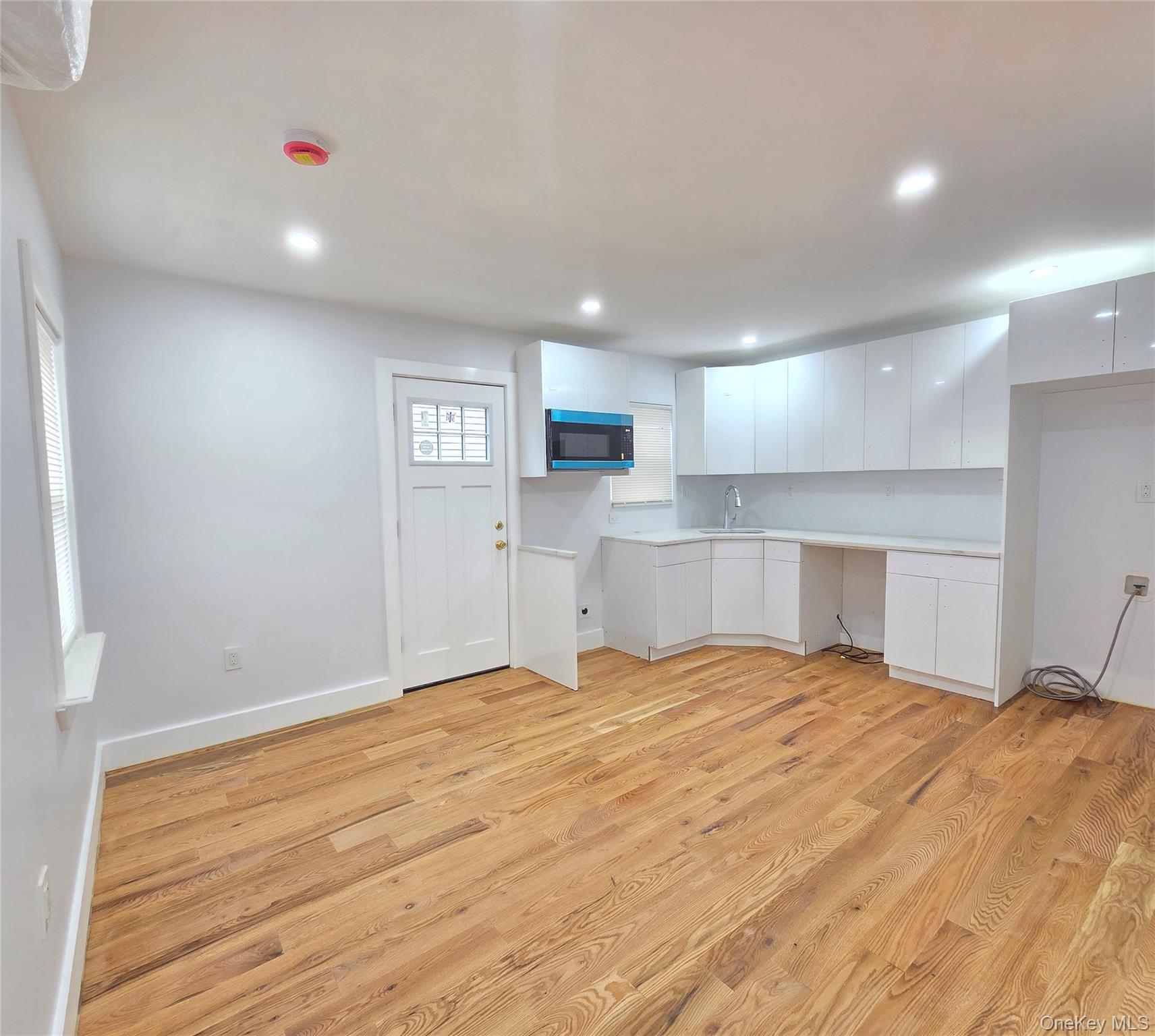 216-24 132nd Road Queens, NY 11413 - Photo 5 of 21