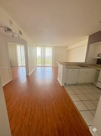 $2,100 | 5077 Northwest 7th Street, Unit 1505, Miami, FL 33126