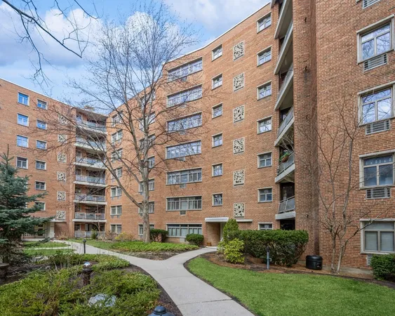 $170,000 | 1864 Sherman Avenue, Unit 5NW, Evanston, IL 60201
