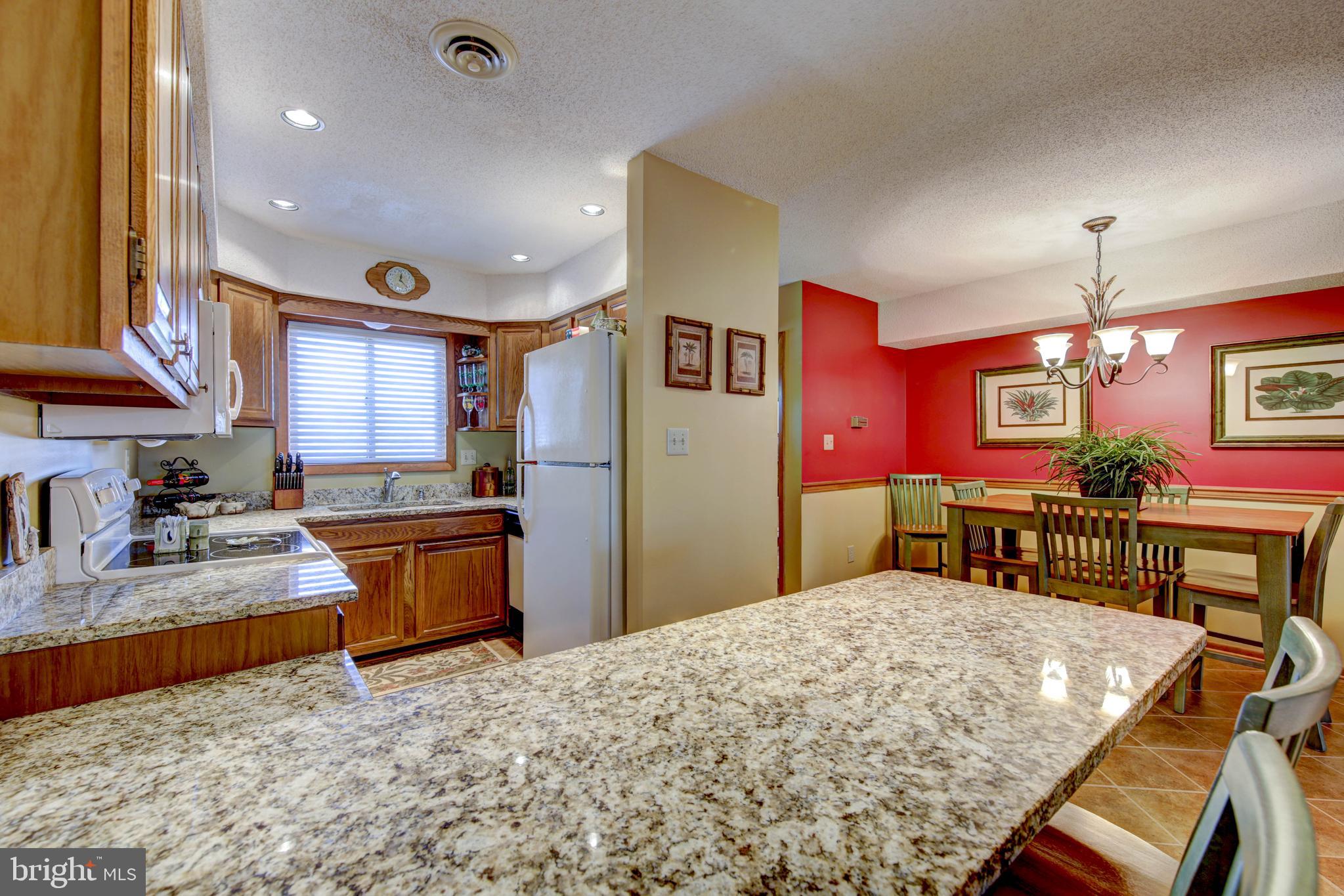 13800 Barge Road, Unit 7 Ocean City, MD 21842 - Photo 5 of 28 Kitchen with granite counters