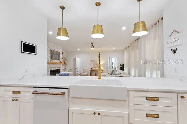 $845,000 | 36 Blue Trail Court, Bluffton, SC 29910