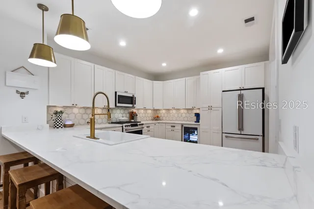 $845,000 | 36 Blue Trail Court, Bluffton, SC 29910