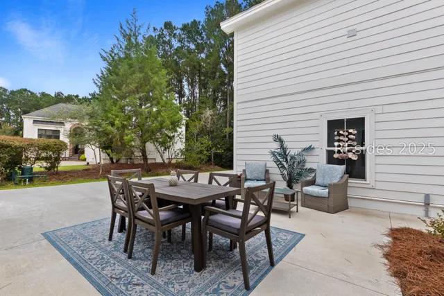 $845,000 | 36 Blue Trail Court, Bluffton, SC 29910