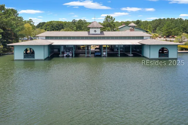 $845,000 | 36 Blue Trail Court, Bluffton, SC 29910