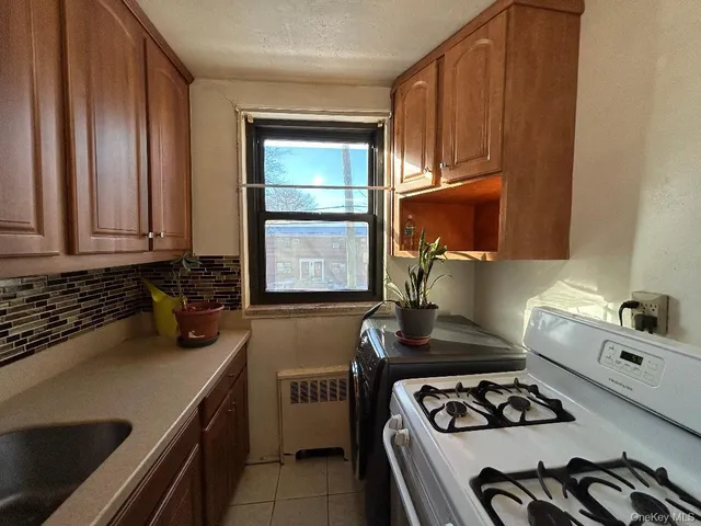 $258,000 | 16-41 160th Street, Unit 6420 | Clearview