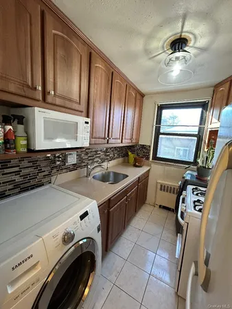 $258,000 | 16-41 160th Street, Unit 6420 | Clearview