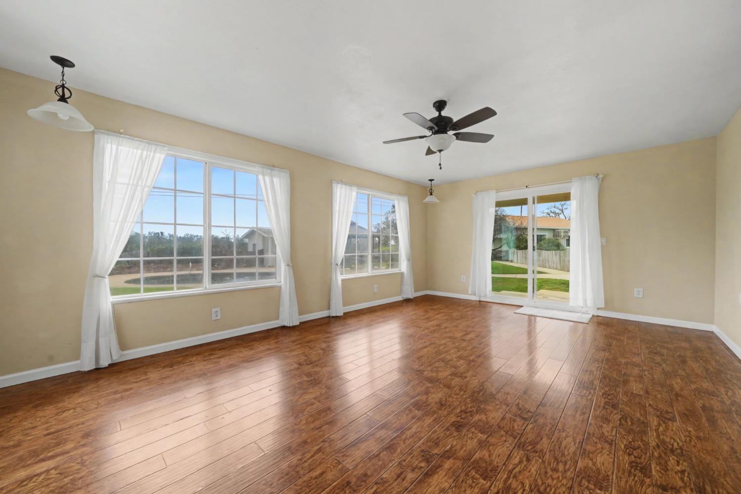 3290 Dry Creek Road Ione, CA 95640 - Photo 19 of 58 Living Room