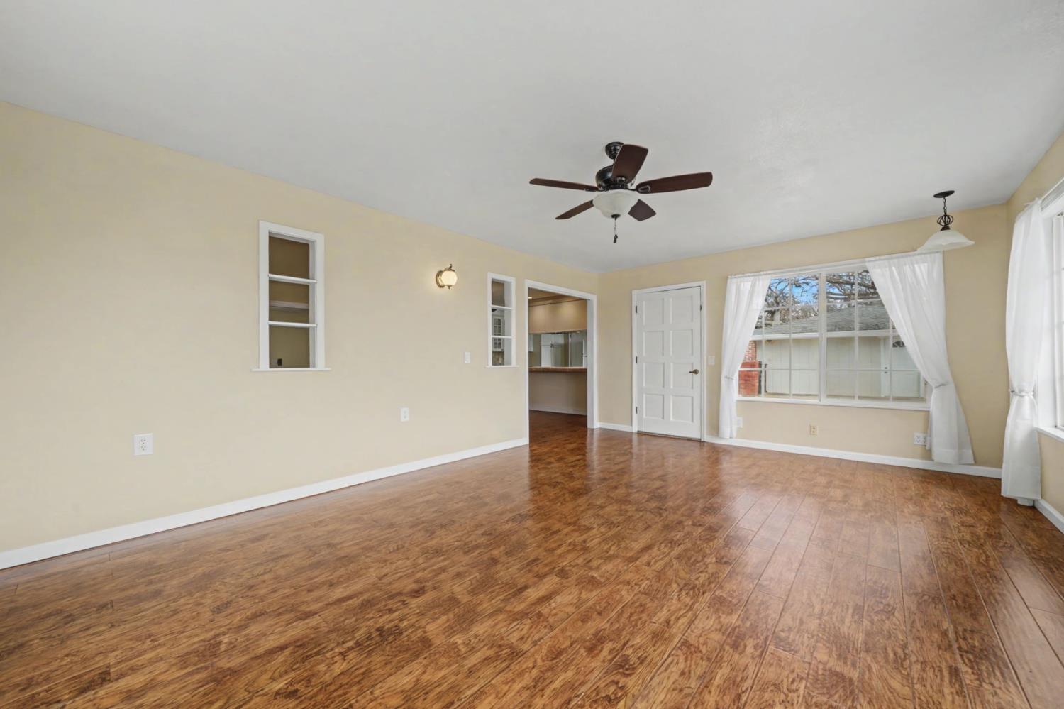 3290 Dry Creek Road Ione, CA 95640 - Photo 21 of 58 Living Room