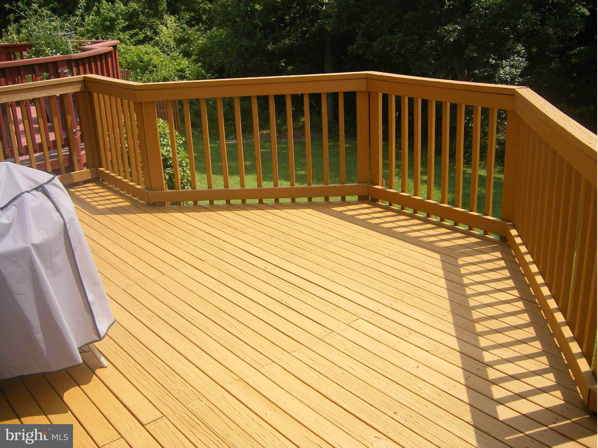 7785 Paddock Way Baltimore, MD 21244 - Photo 10 of 30 a view of wooden deck