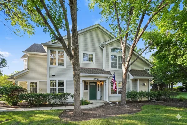 $369,900 | 2071 Avalon Court, Northbrook, IL 60062