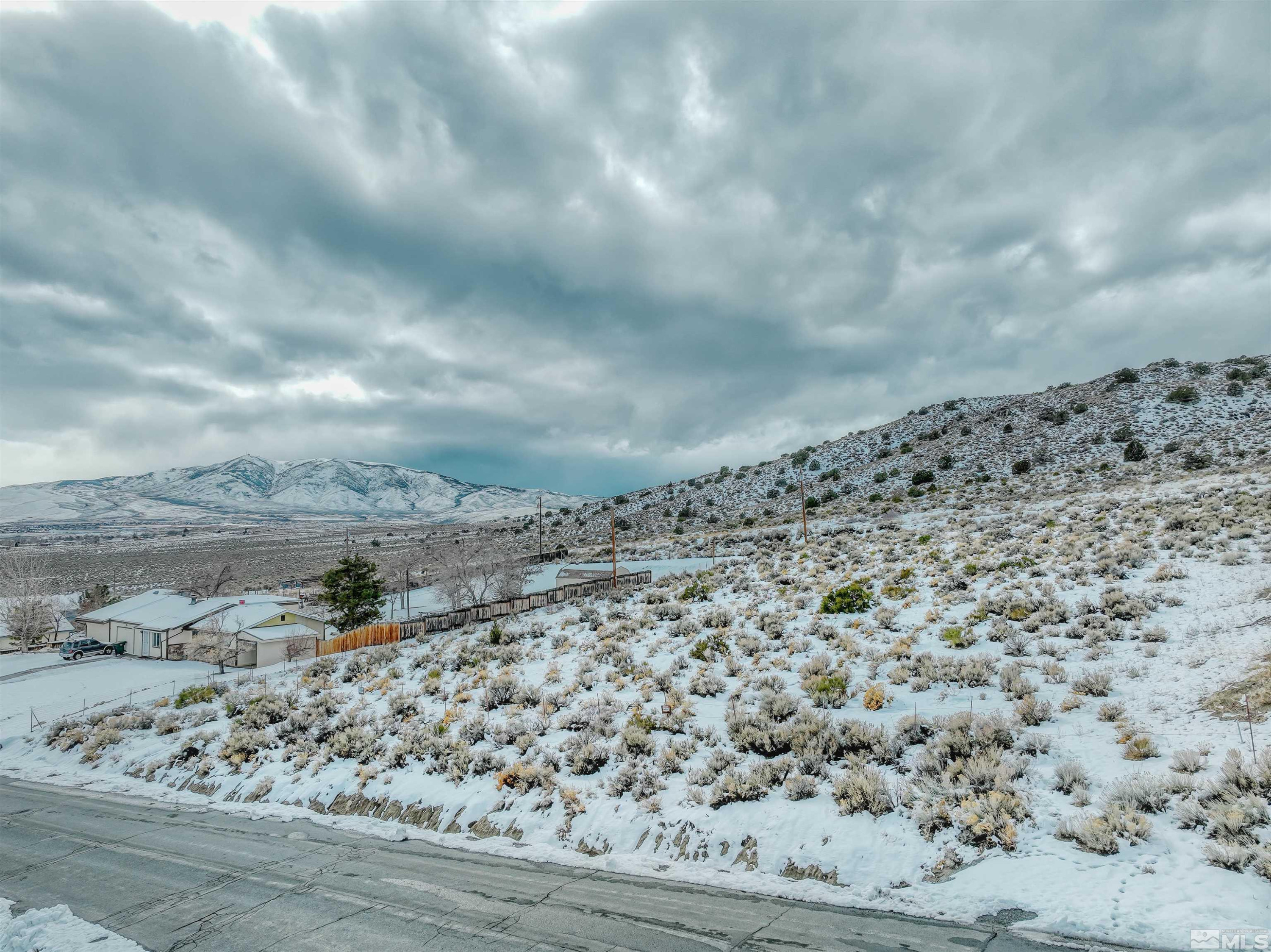 417 Oregon Boulevard Reno, NV 89506 - Photo 12 of 25 a view of a dry yard with wooden fence