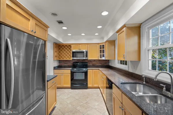 $409,000 | 5927 Bayshire Road, Unit 115, Springfield, VA 22152
