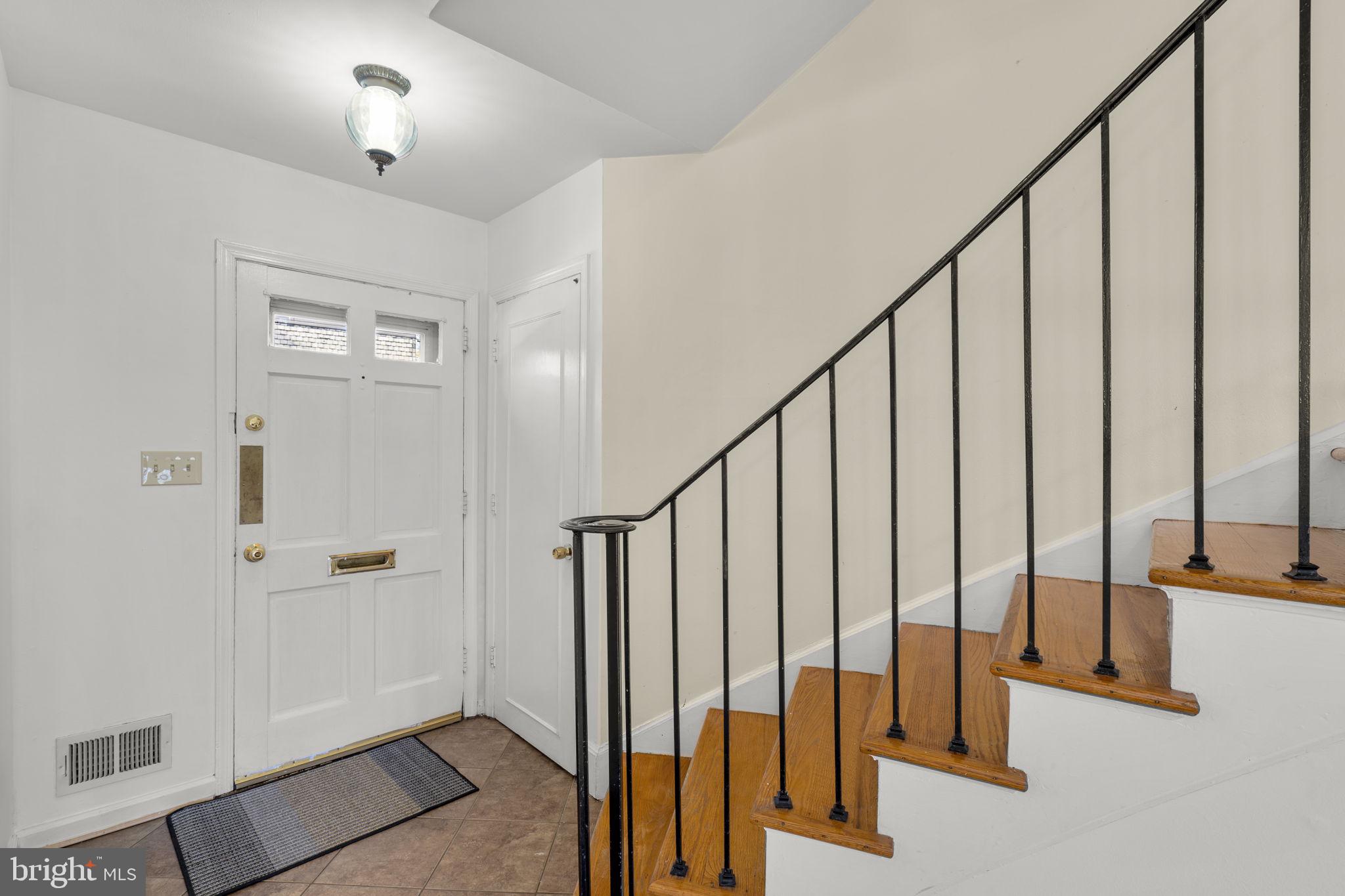 5927 Bayshire Road Springfield, VA 22152 - Photo 14 of 57 Welcome home to 5927 Bayshire Rd