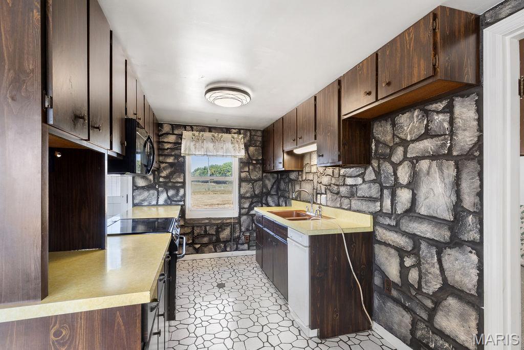 19 Hugo Road New Florence, MO 63363 - Photo 15 of 26