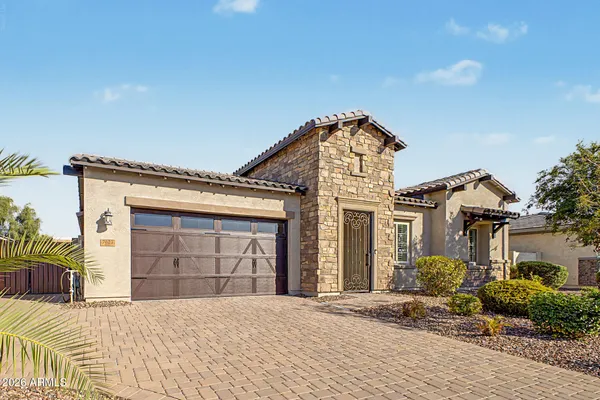 $949,000 | 7623 South Barlow Drive, Gilbert, AZ 85298