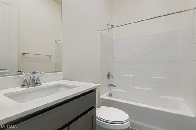 $3,200 | 623 La Vista Acrs Lane, Las Vegas, NV 89138