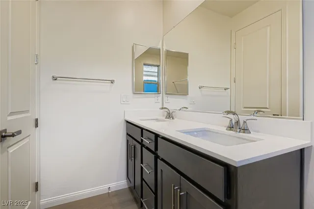 $3,200 | 623 La Vista Acrs Lane, Las Vegas, NV 89138