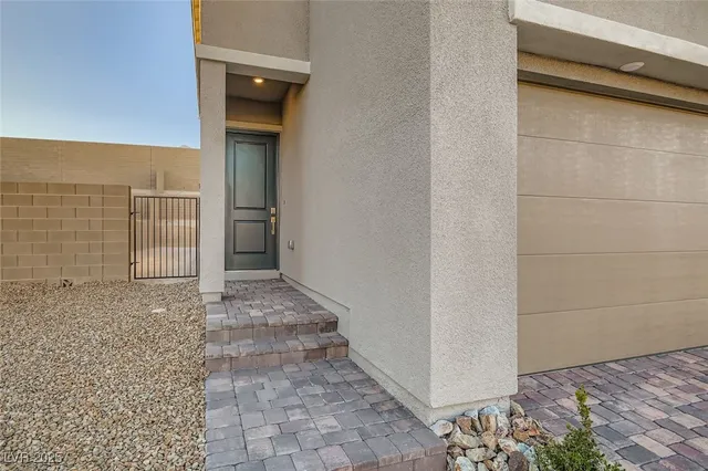 $3,200 | 623 La Vista Acrs Lane, Las Vegas, NV 89138
