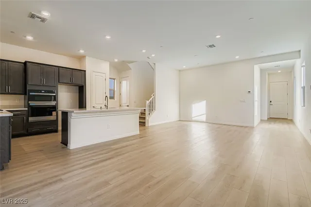 $3,200 | 623 La Vista Acrs Lane, Las Vegas, NV 89138