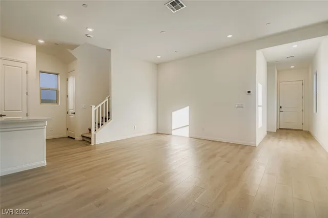 $3,200 | 623 La Vista Acrs Lane, Las Vegas, NV 89138