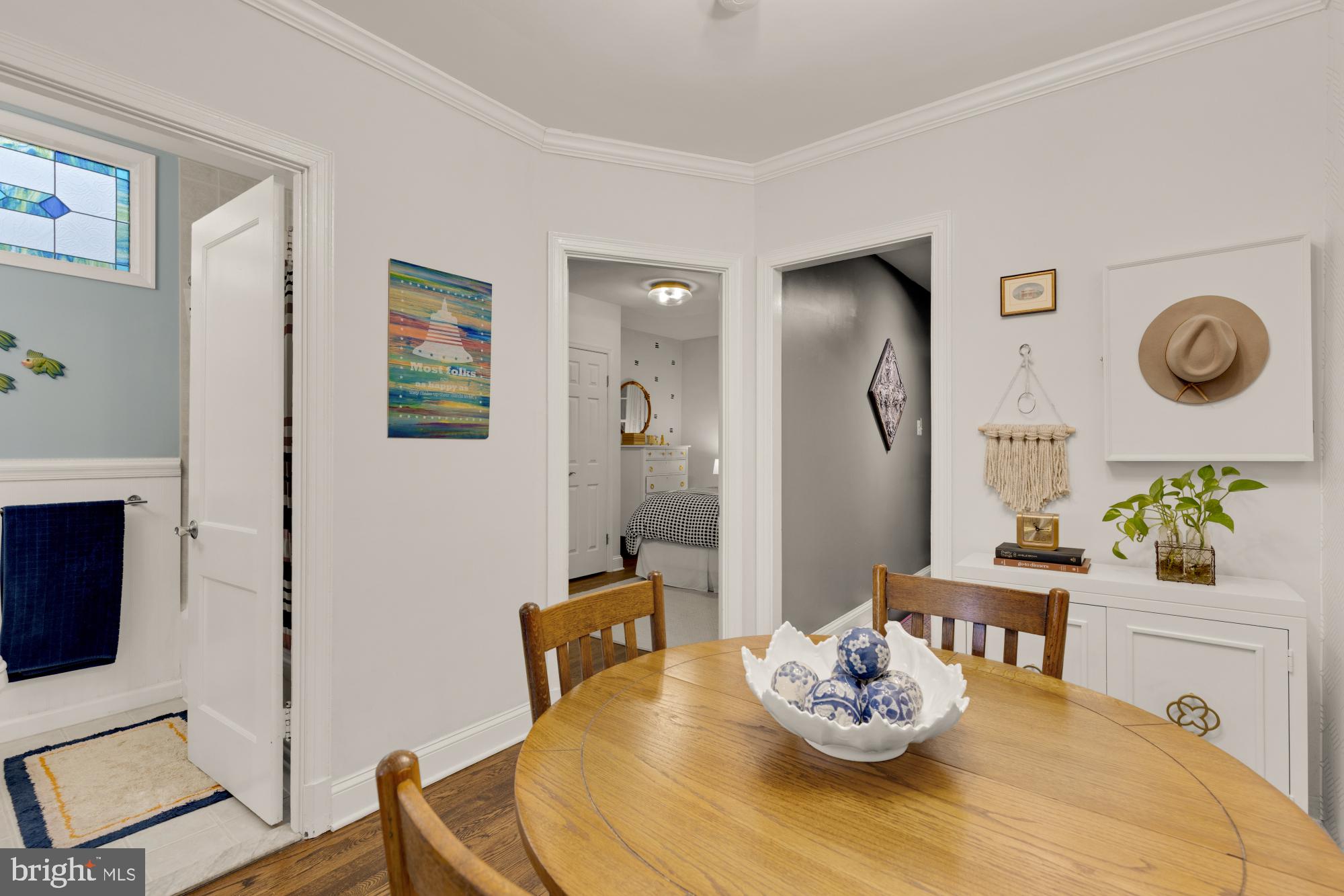 2650 39th Street Northwest, Unit 3 Washington, DC 20007 - Photo 8 of 27 a dining room with furniture and window