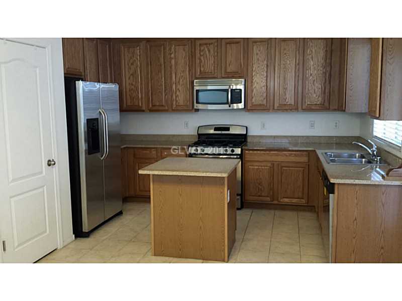 680 Sumatra Place Henderson, NV 89011 - Photo 4 of 20 Kitchen.