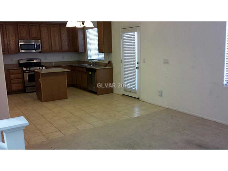 680 Sumatra Place Henderson, NV 89011 - Photo 5 of 20 Living Room.