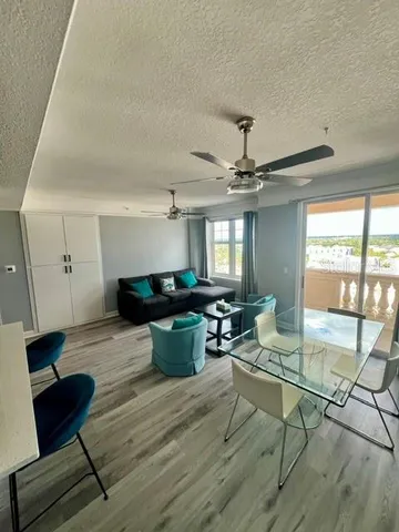 $2,600 | 750 North Tamiami Trail, Unit 1618, Sarasota, FL 34236