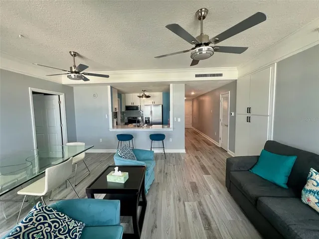 $2,600 | 750 North Tamiami Trail, Unit 1618, Sarasota, FL 34236