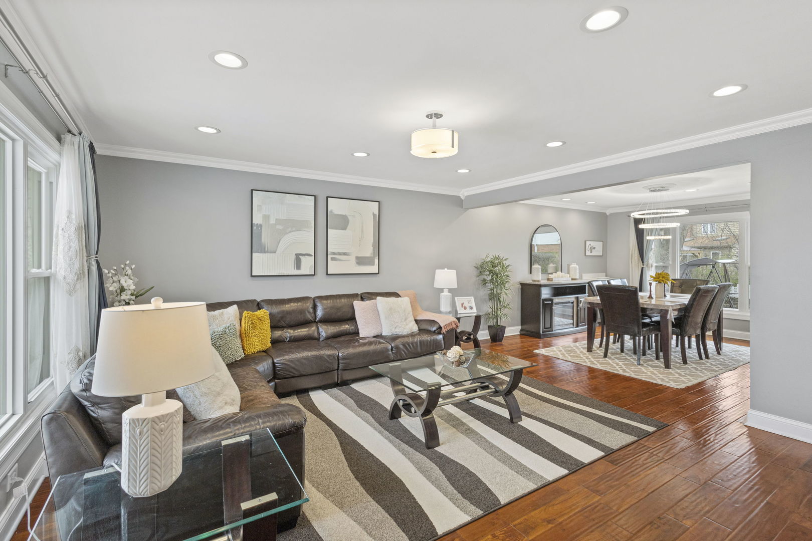 1600 Birch Street Park Ridge, IL 60068 - Photo 4 of 34 a living room with furniture and wooden floor