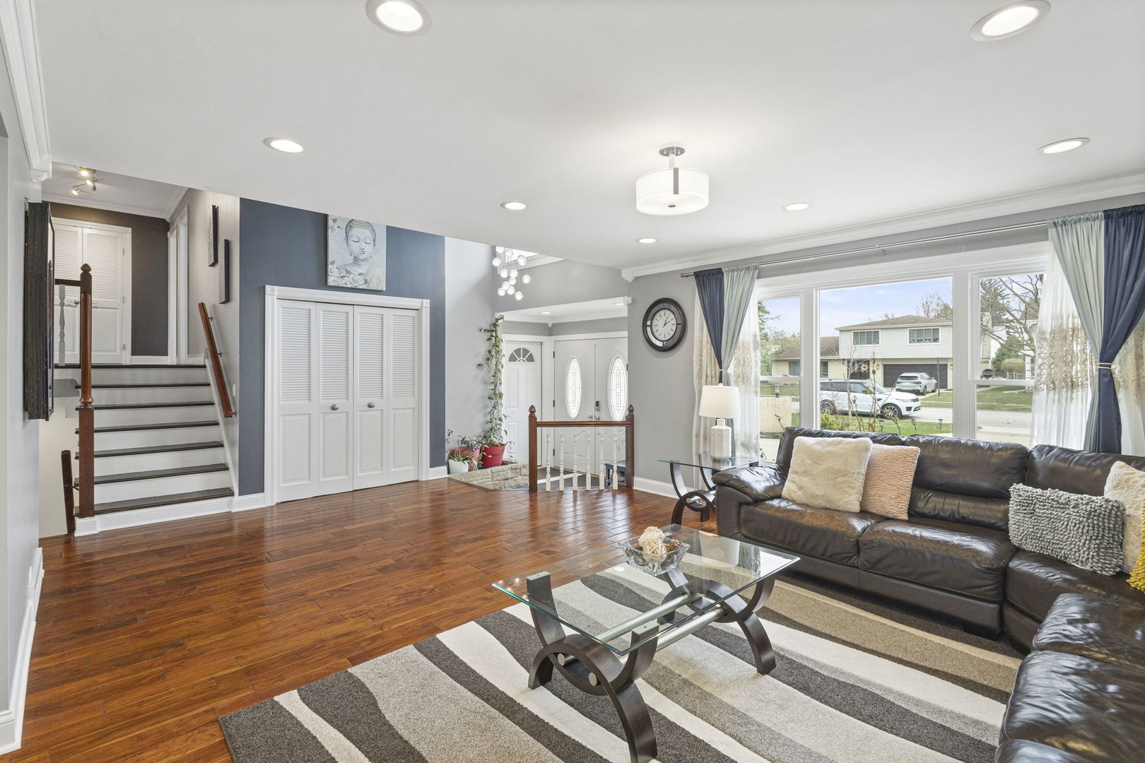 1600 Birch Street Park Ridge, IL 60068 - Photo 5 of 34 a living room with furniture and wooden floor