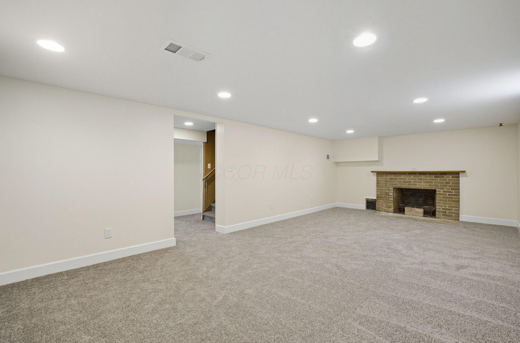 2620 Wildwood Road Columbus, OH 43231 - Photo 23 of 39 Spacious flex area for additional entertainment