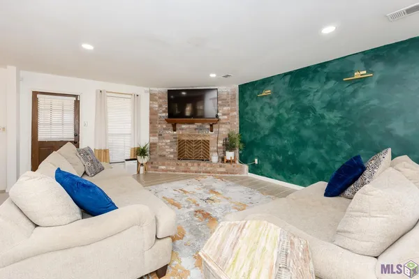 $235,000 | 9729 Banway Drive, Greenwell Springs, LA 70739