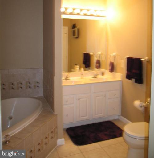307 Magothy Road Severna Park, MD 21146 - Photo 15 of 26 A Great Master Bath with a jacuzzi tub