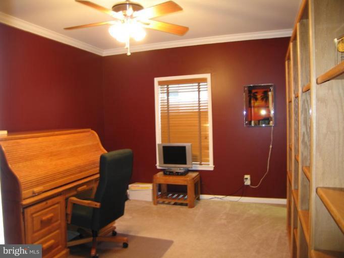 307 Magothy Road Severna Park, MD 21146 - Photo 18 of 26 Bedroom 4 or an office on the main floor.