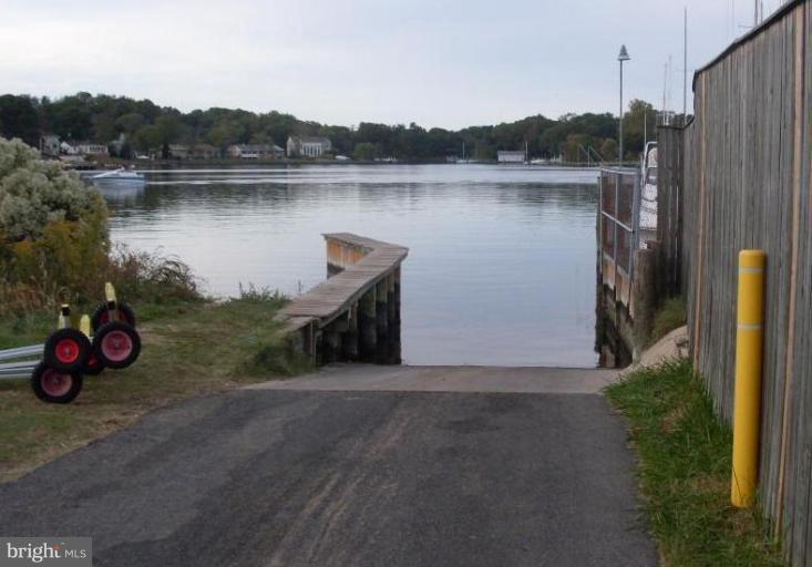 307 Magothy Road Severna Park, MD 21146 - Photo 23 of 26 For those with a boat & trailer here's the launch