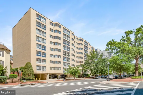 $1,950 | 922 24th Street Northwest, Unit 211, Washington, DC 20037