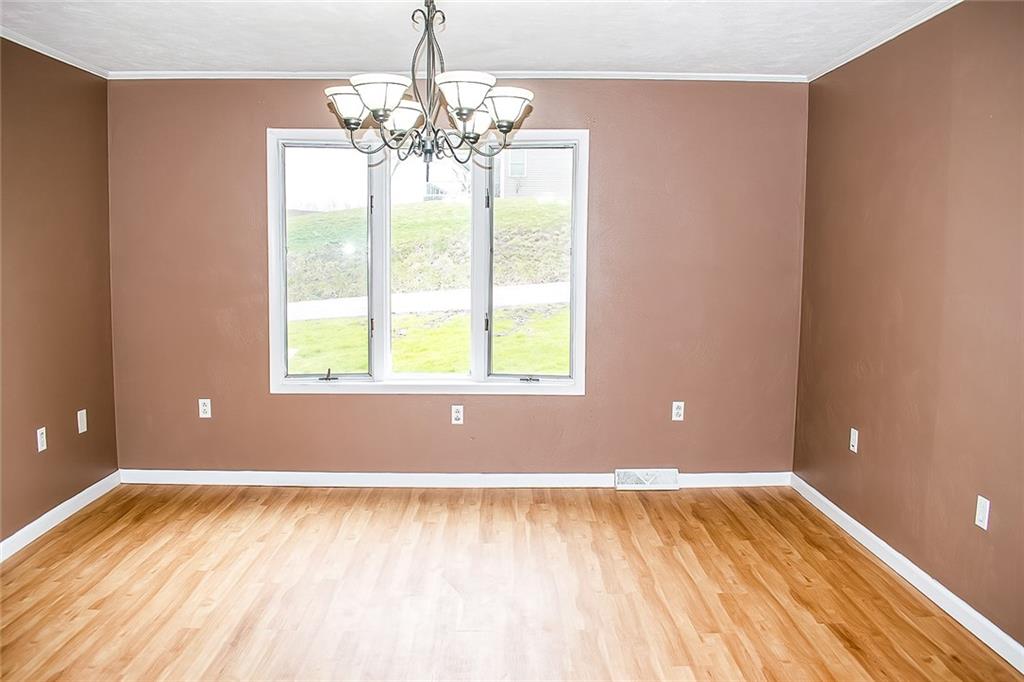 1378 Robbins Station Road Irwin, PA 15642 - Photo 4 of 46
