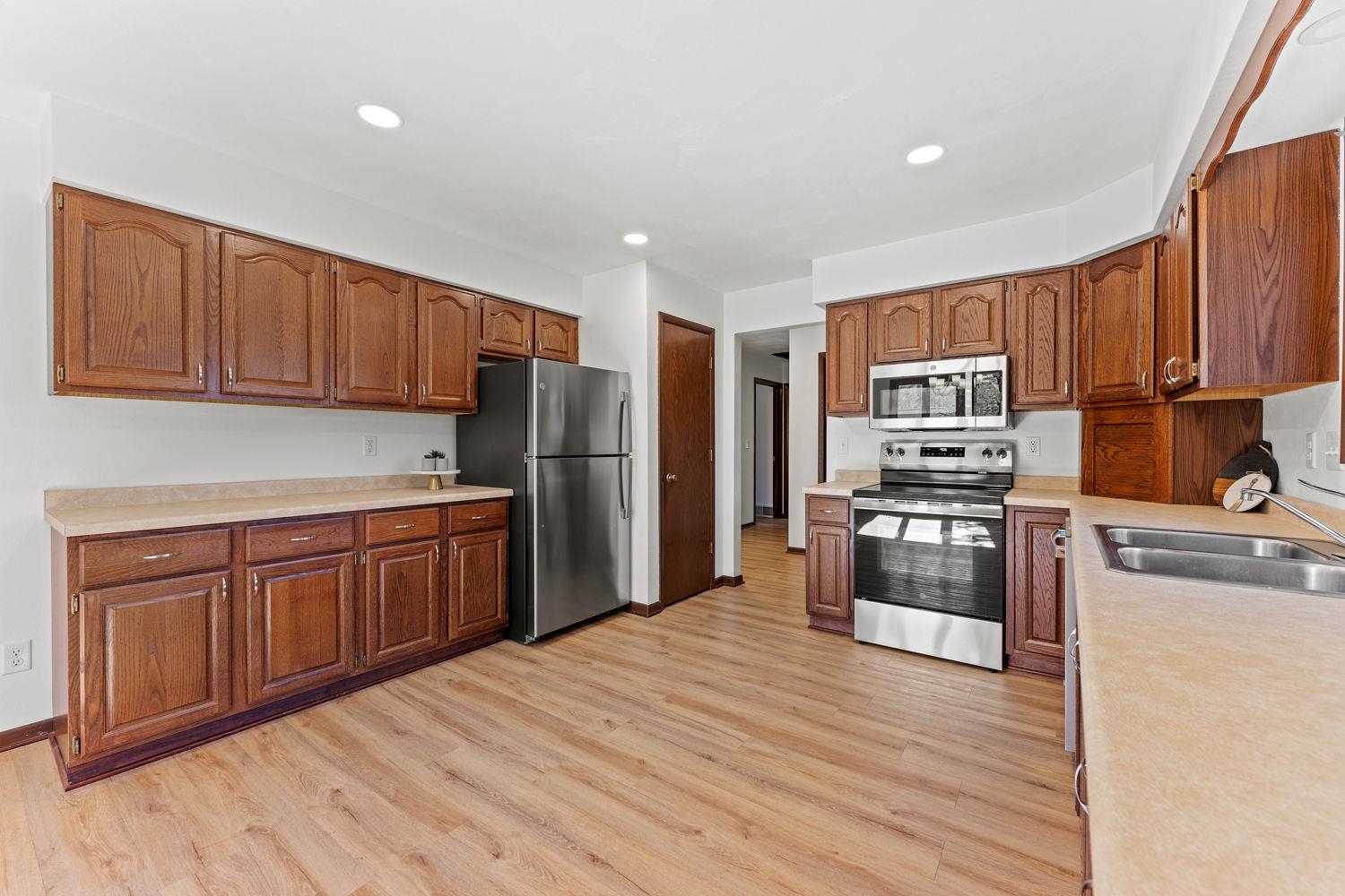 421 Bowman Road Wisconsin Dells, WI 53965 - Photo 6 of 48