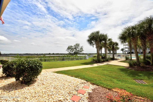 $525,000 | 915 Shoreline Drive West, Unit 112, Sunset Beach, NC 28468
